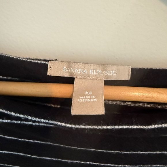 Banana Republic Black and Blue Fitted Ribbed Blouse - Picture 2 of 2